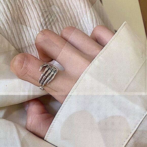 STERLING SILVER SKULL SKELETON FINGER AND HAND DIESIGN RING - Picture 3 of 7